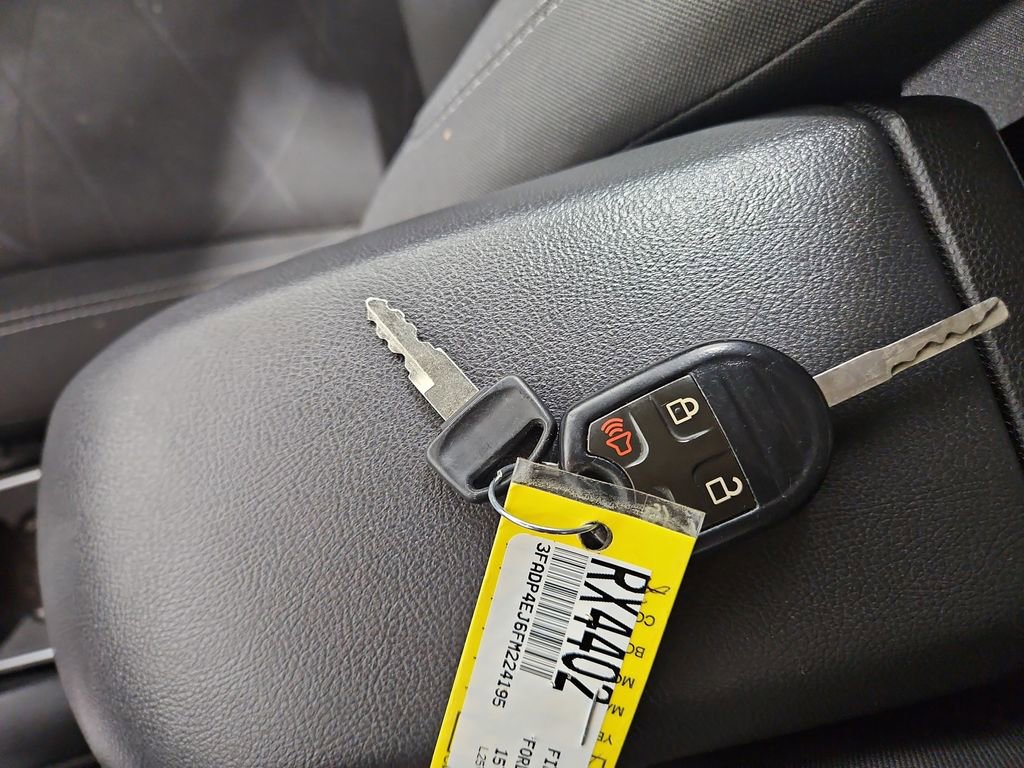 Used 2015 Ford Fiesta SE image 27