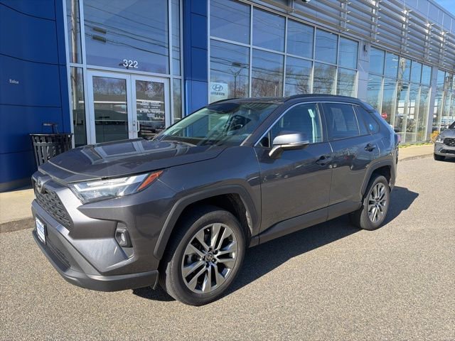 Used 2023 Toyota RAV4 XLE Premium image 3