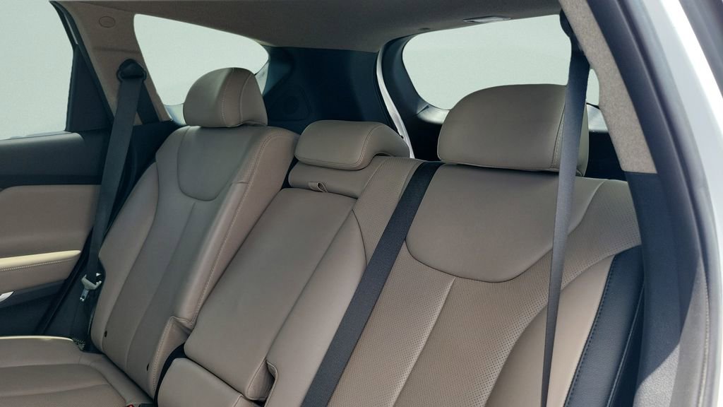 Used 2019 Hyundai Santa Fe Limited AWD/4WD image 12