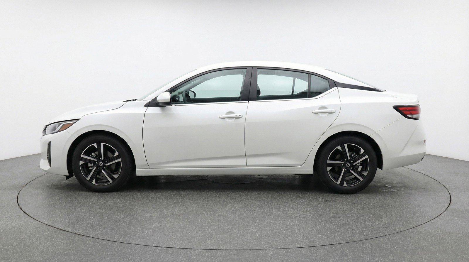 Used 2025 Nissan Sentra SV image 5