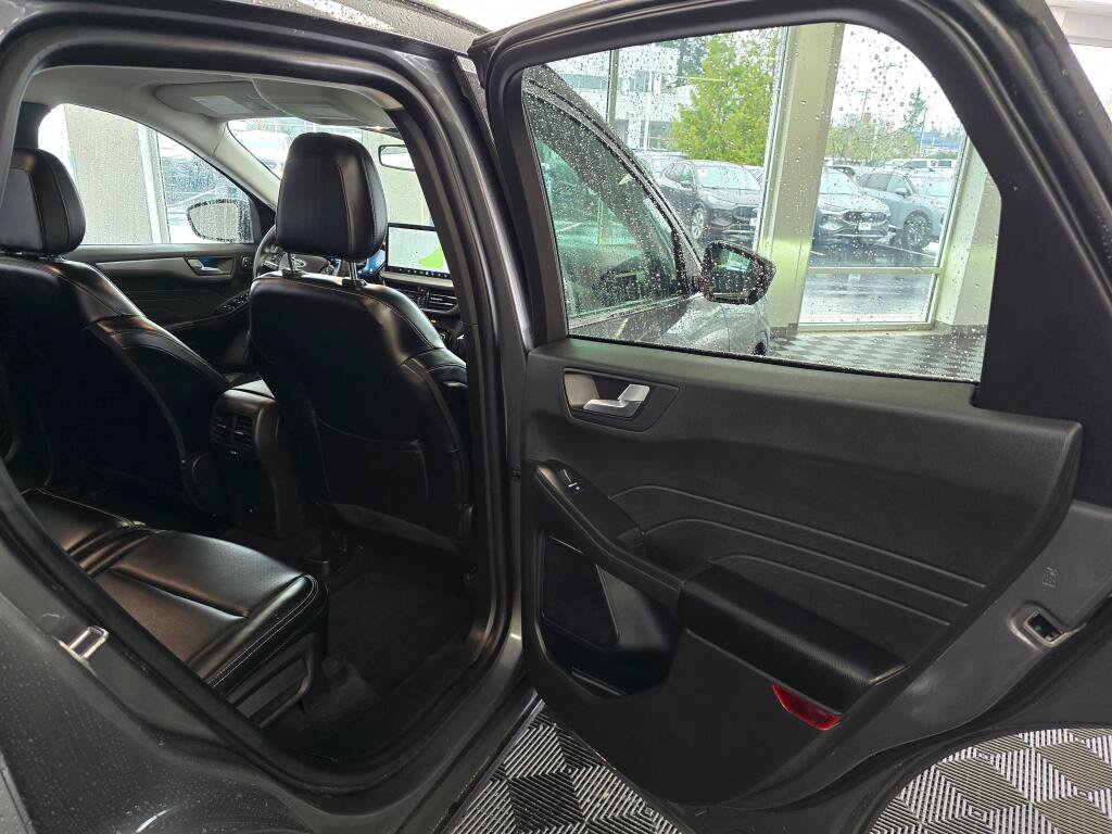 Used 2024 Ford Escape Platinum AWD/4WD image 38