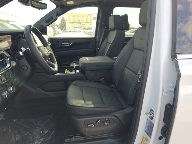 New 2026 GMC Yukon XL Denali w/ Denali Reserve Package image 9