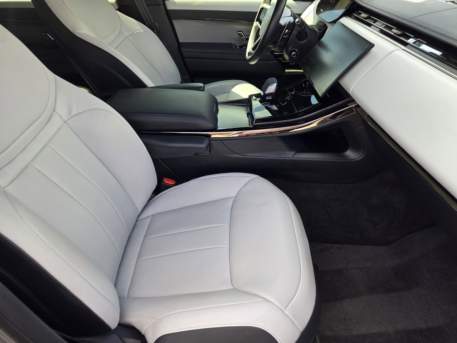 Used 2025 Land Rover Range Rover Sport Dynamic SE image 12