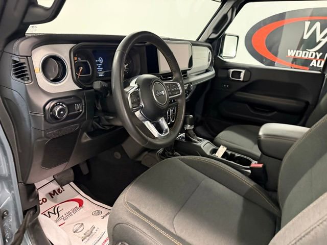 Used 2024 Jeep Wrangler Unlimited Sahara AWD/4WD image 10