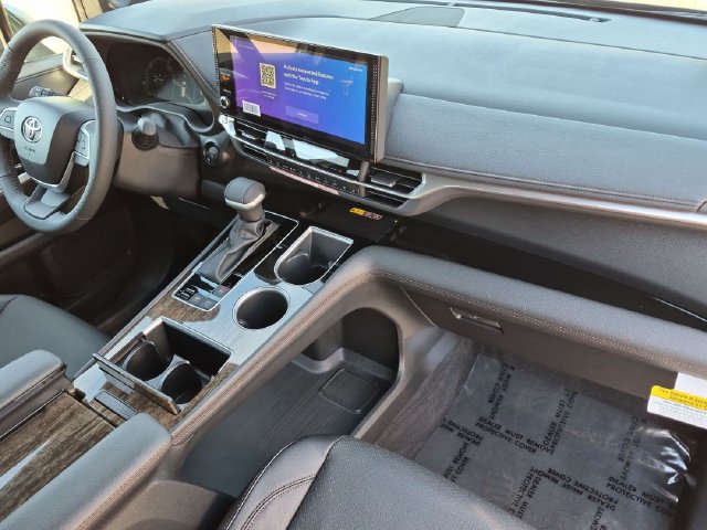 New 2026 Toyota Sienna Limited FWD image 30