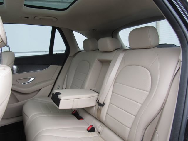 Used 2018 Mercedes-Benz GLC 300 4MATIC image 16