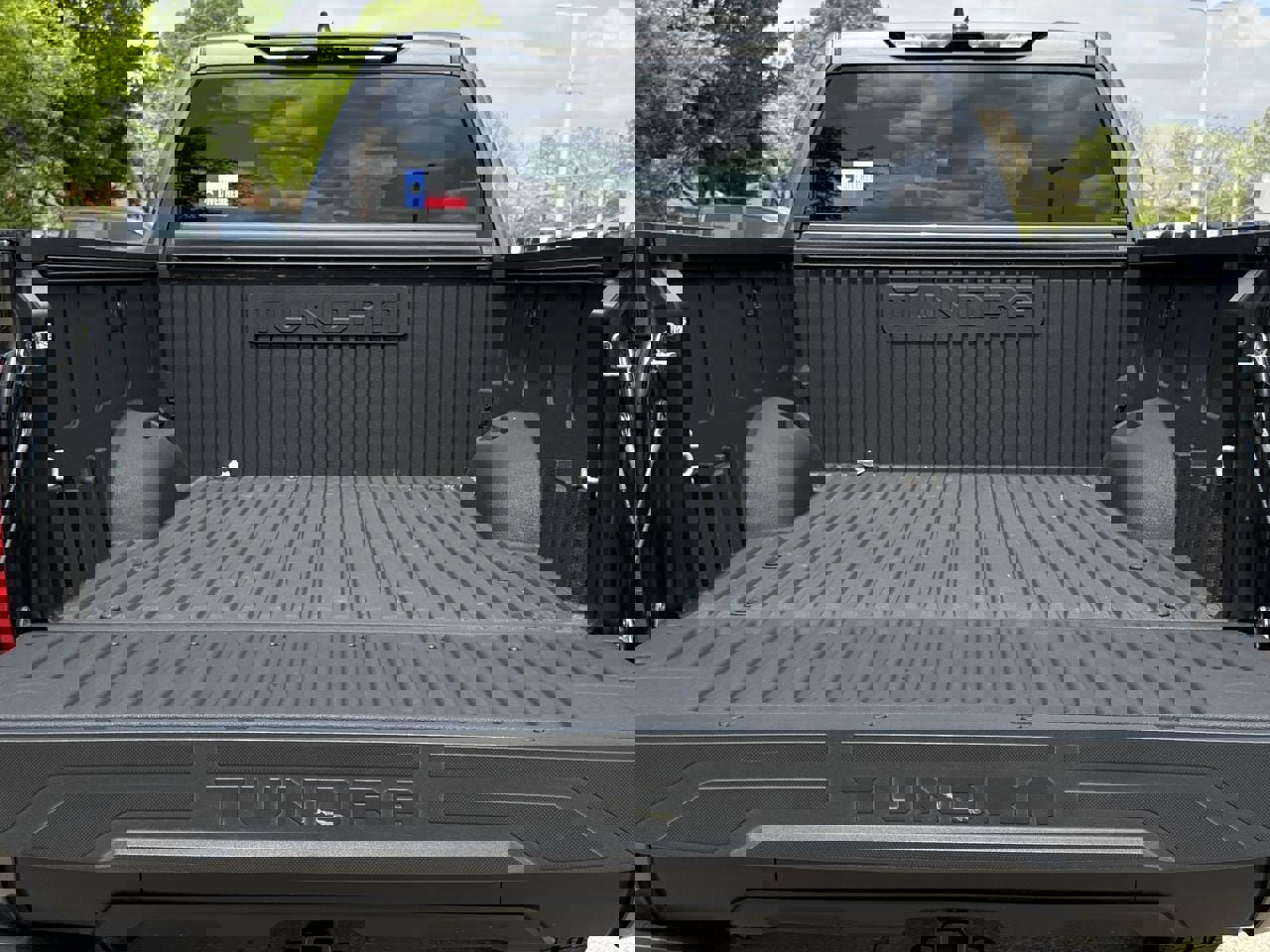 Used 2025 Toyota Tundra SR5 w/ SR5 Premium Package AWD/4WD image 27