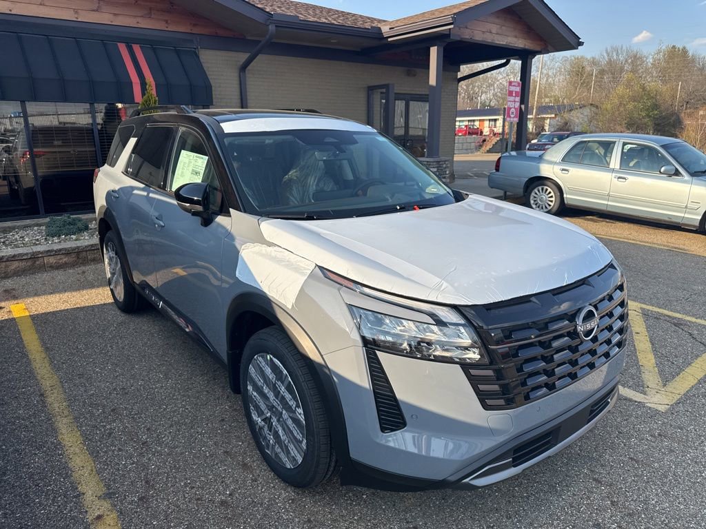 New 2026 Nissan Pathfinder Platinum image 11