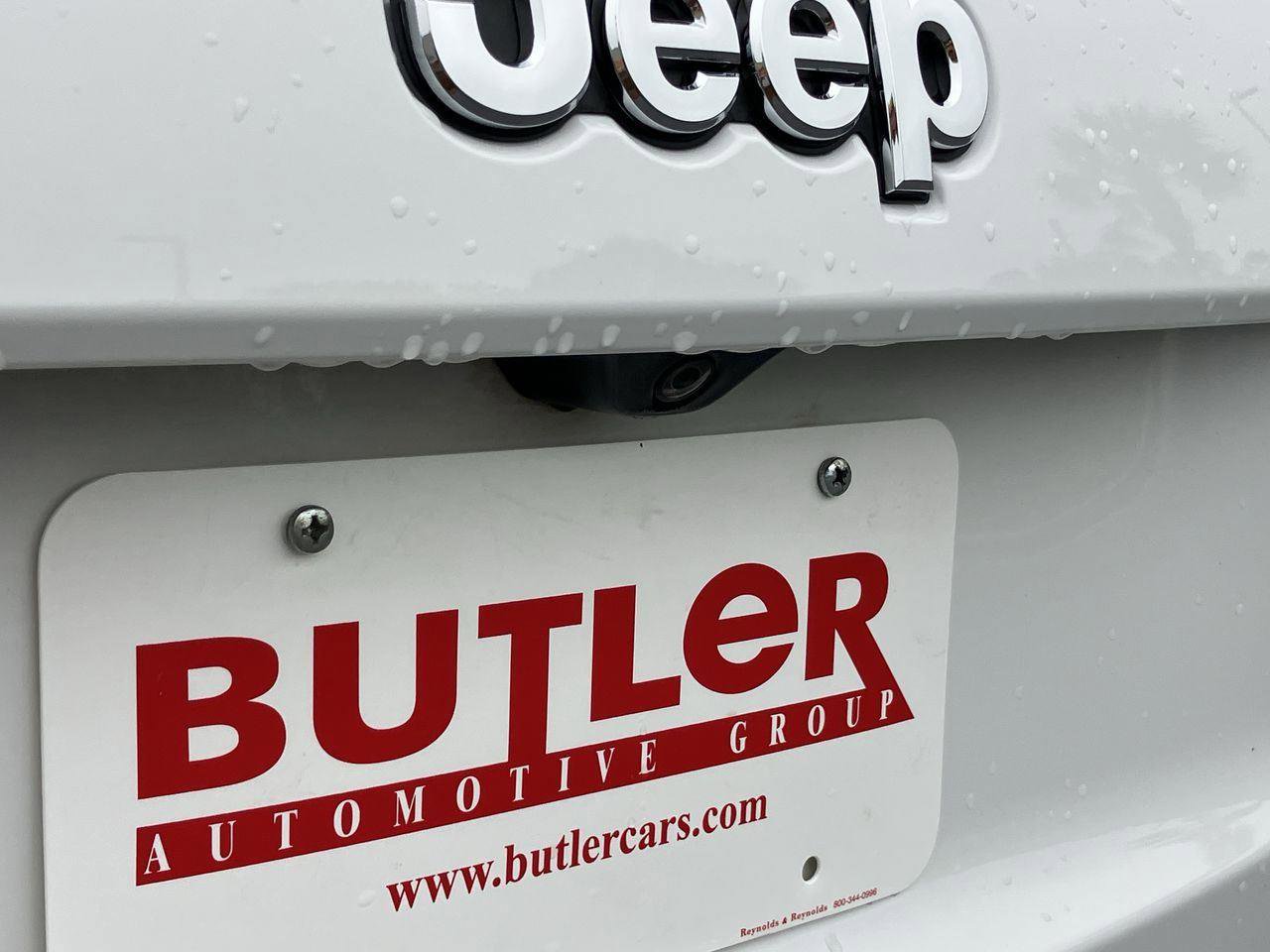 Used 2020 Jeep Grand Cherokee Overland AWD/4WD image 11