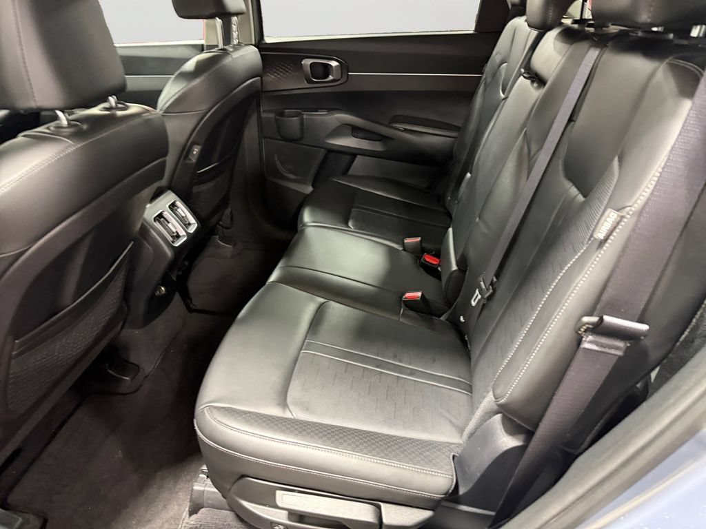 Used 2024 Kia Sorento S AWD/4WD image 15