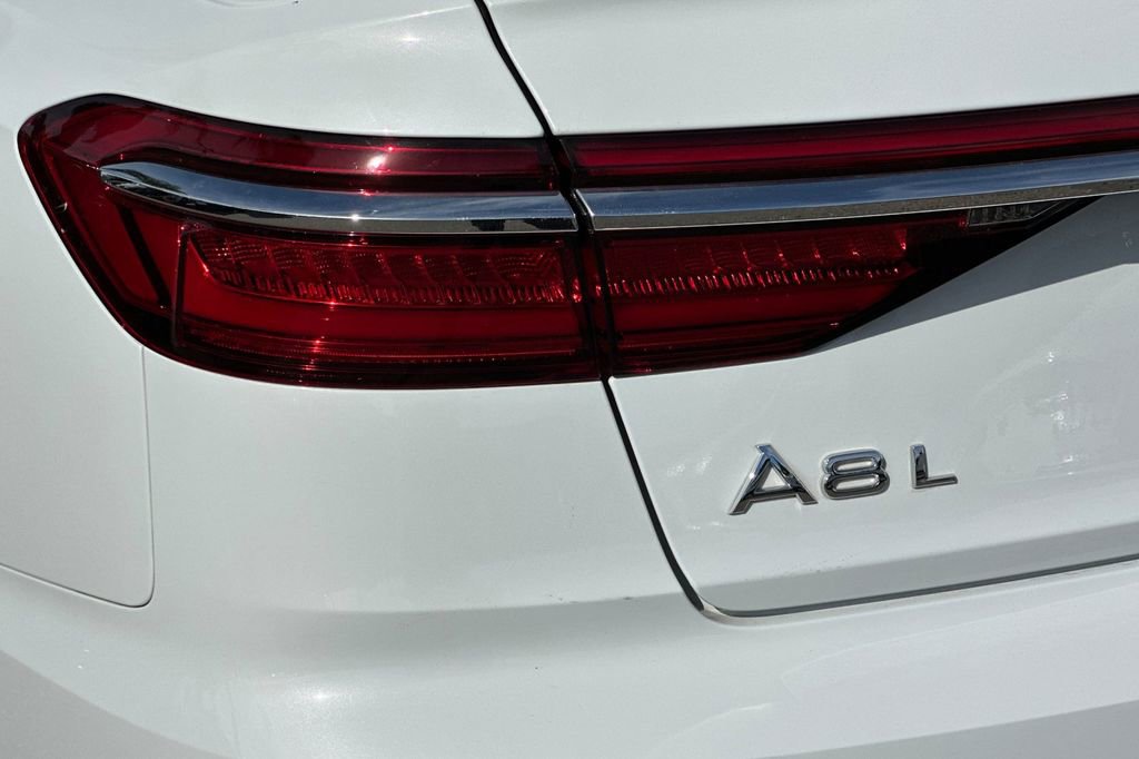 Used 2021 Audi A8 L 4.0T image 26