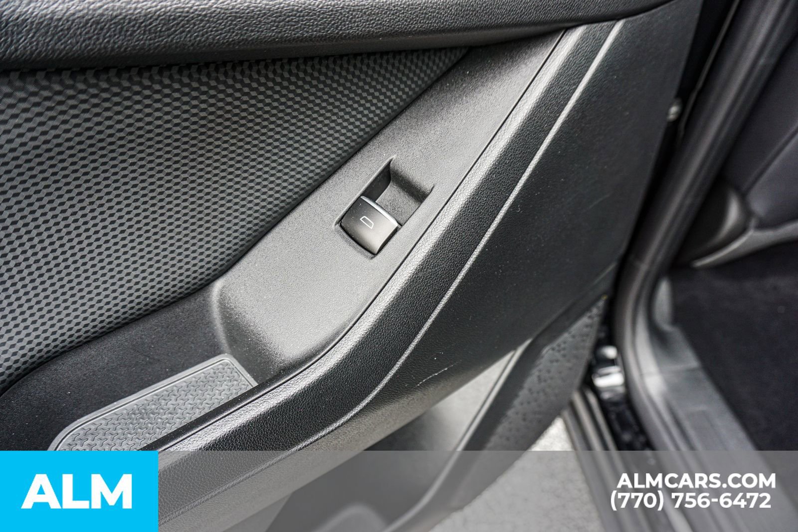 Used 2025 Chevrolet Equinox RS w/ Convenience Package III image 61