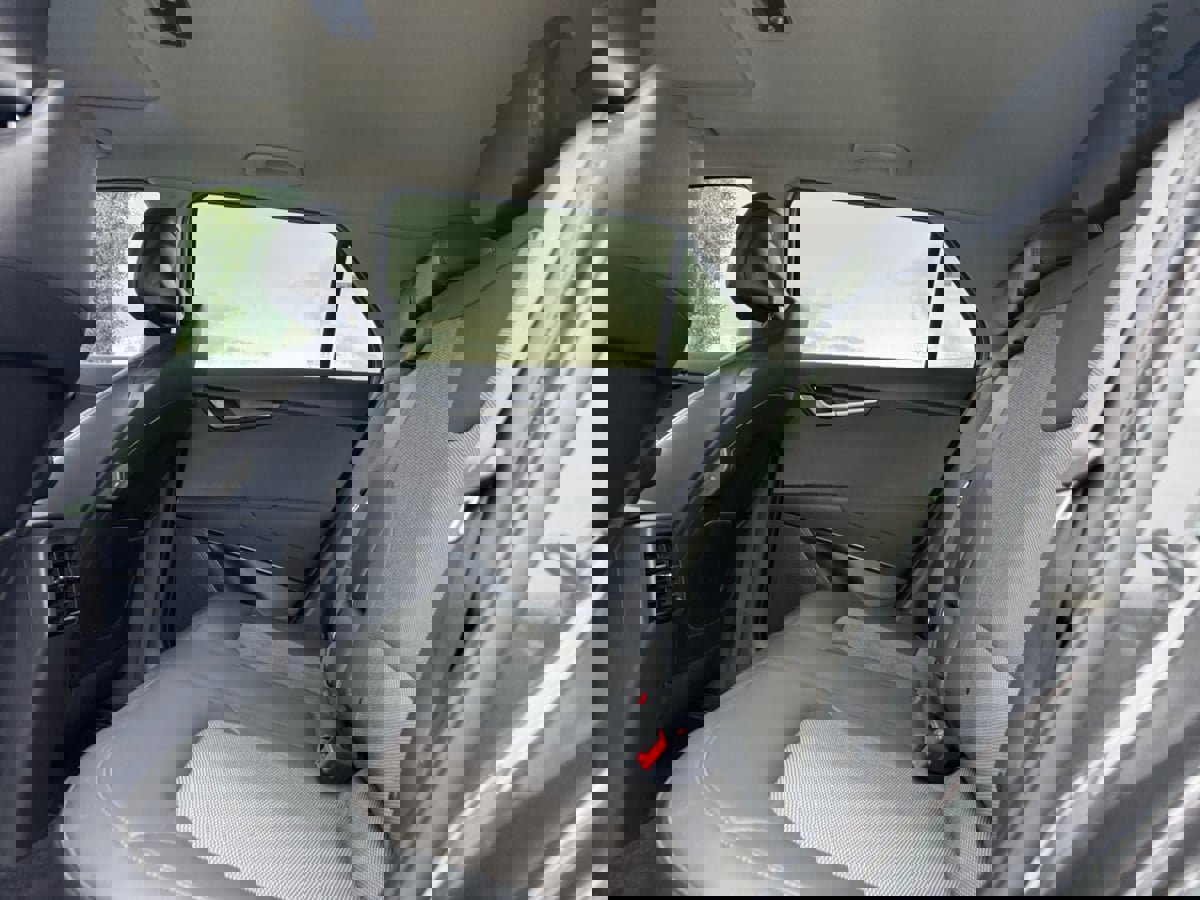 Used 2025 Kia Niro EX Touring image 18