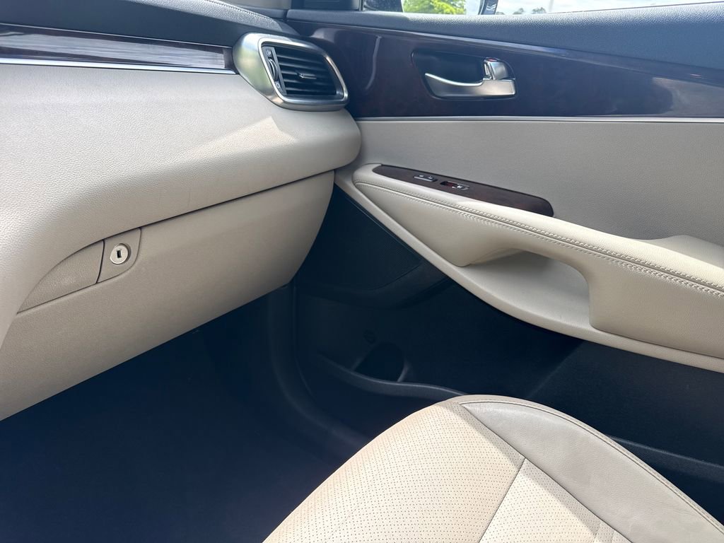Used 2017 Kia Sorento EX w/ EX Premium Package FWD image 17