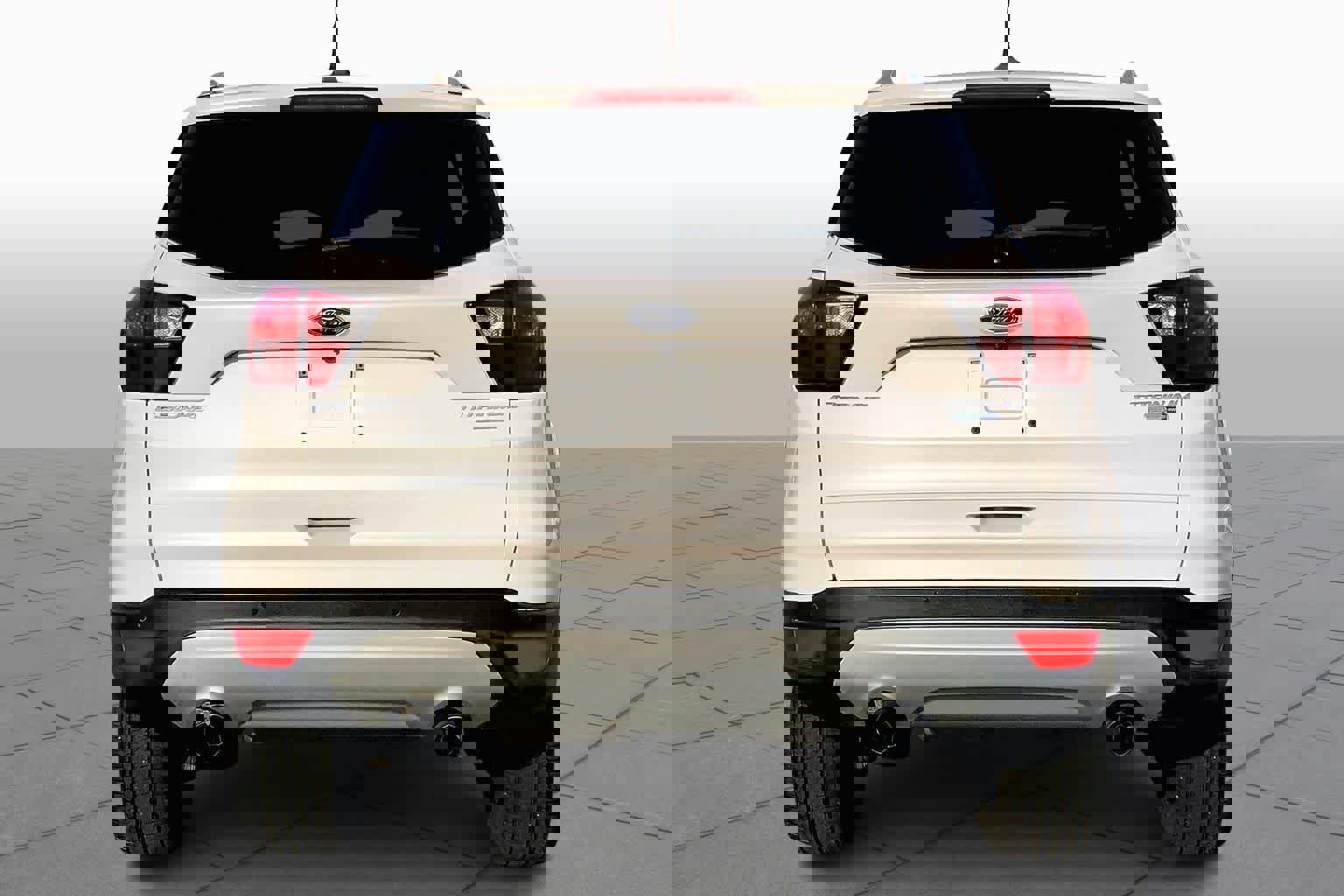 Used 2019 Ford Escape Titanium image 5