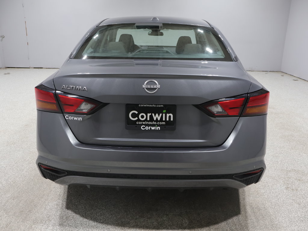 Used 2025 Nissan Altima 2.5 SV FWD image 3