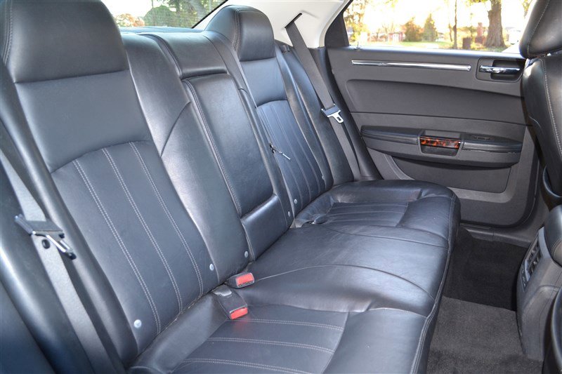 Used 2008 Chrysler 300 C image 31