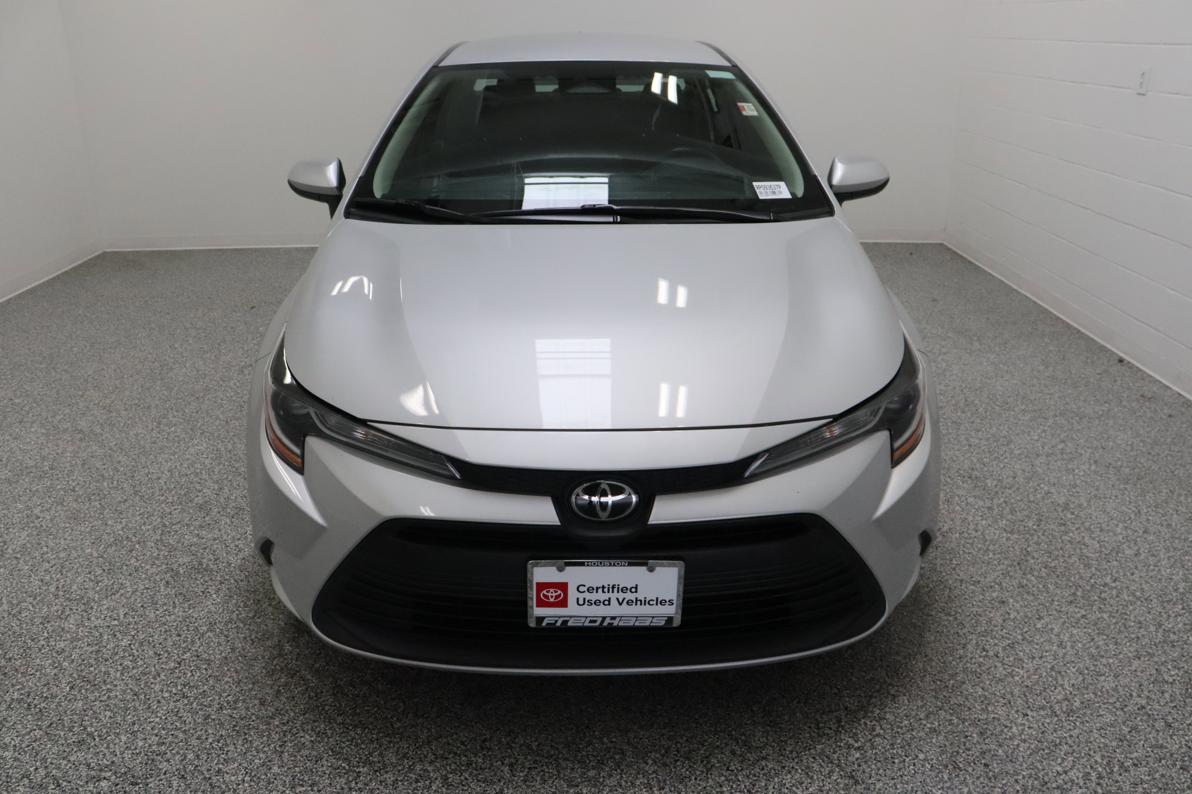 Used 2024 Toyota Corolla LE FWD image 3