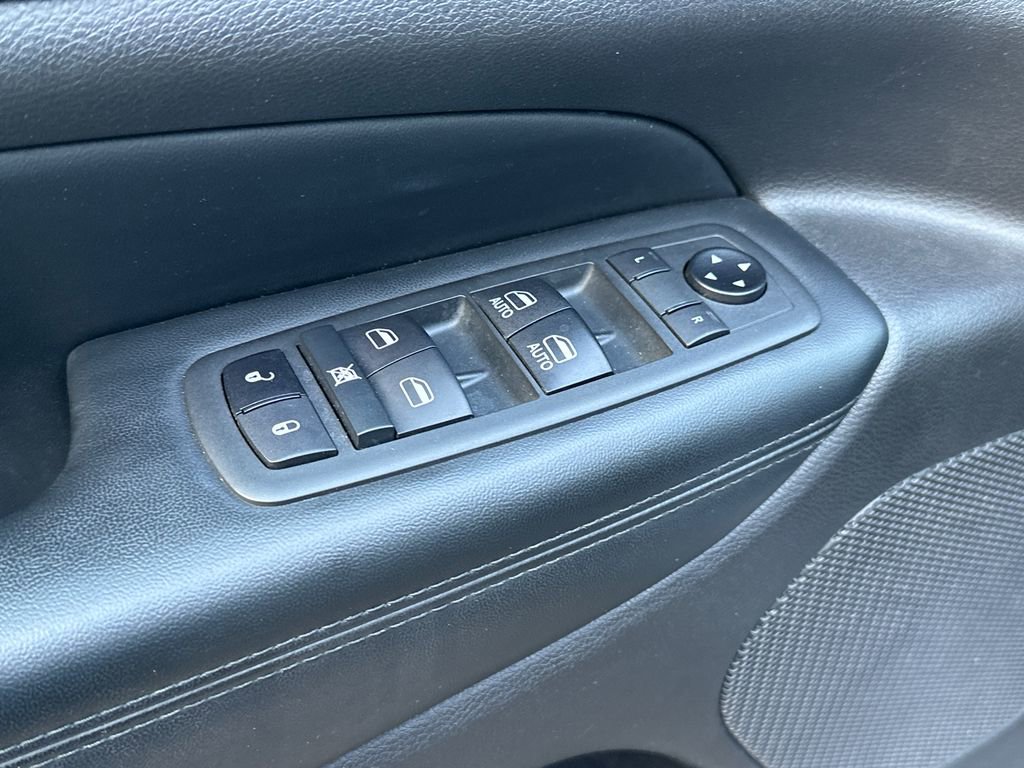 Used 2020 Jeep Grand Cherokee Laredo w/ Quick Order Package 2BN North image 18