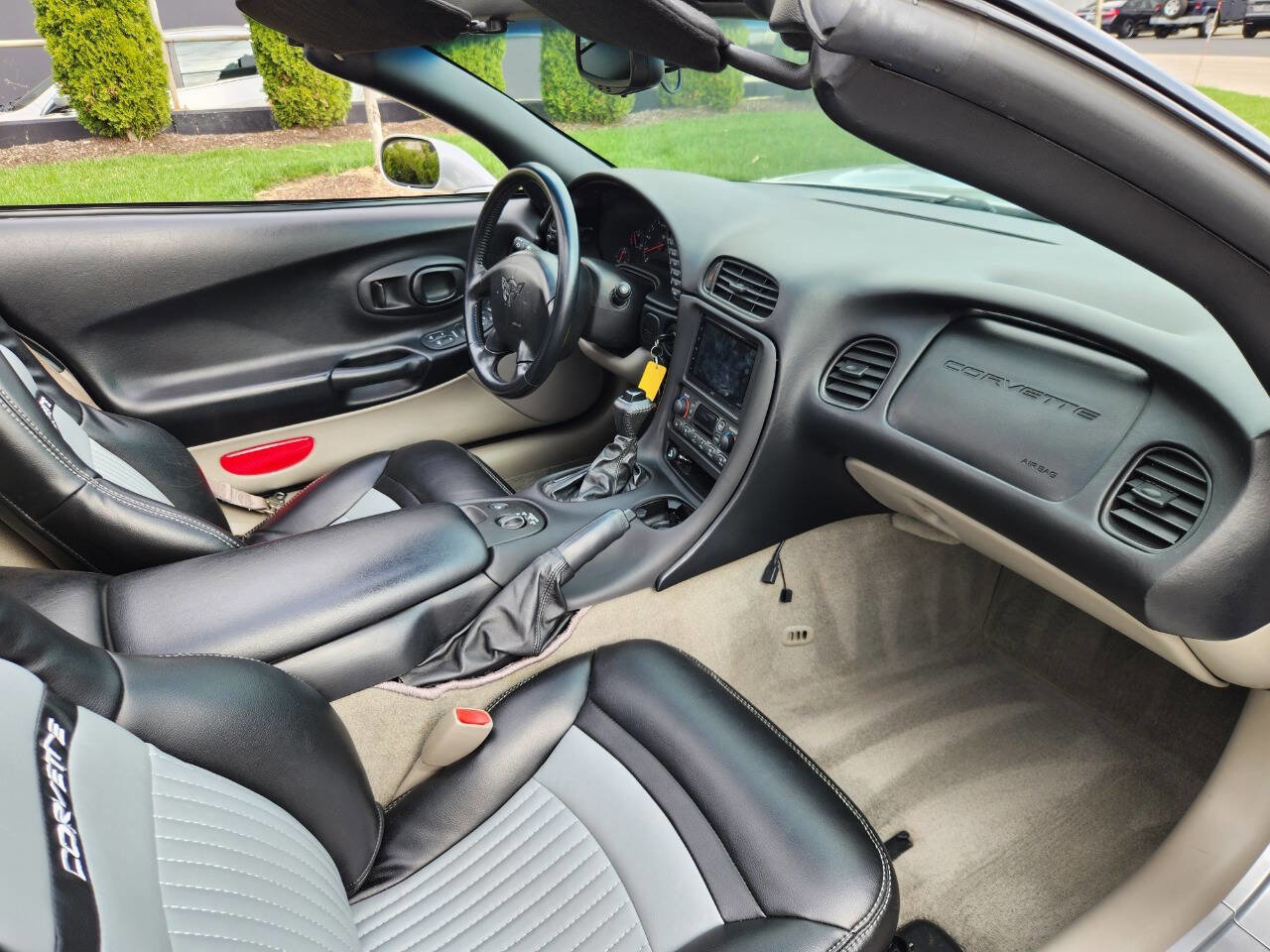 Used 1998 Chevrolet Corvette Coupe w/ Roof Pkg image 7