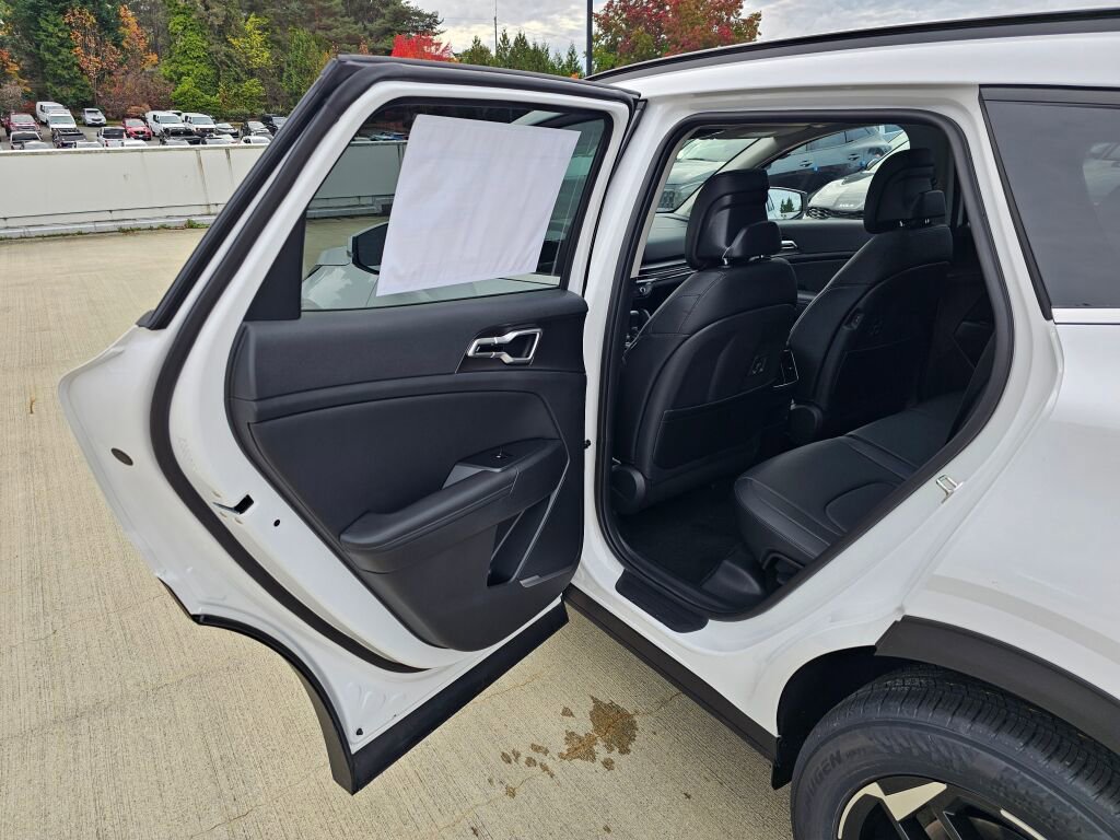 New 2026 Kia Sportage EX w/ EX Panorama Roof Package image 23
