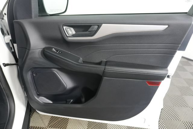 Used 2022 Ford Escape SE w/ SE Sport Appearance Package FWD image 33