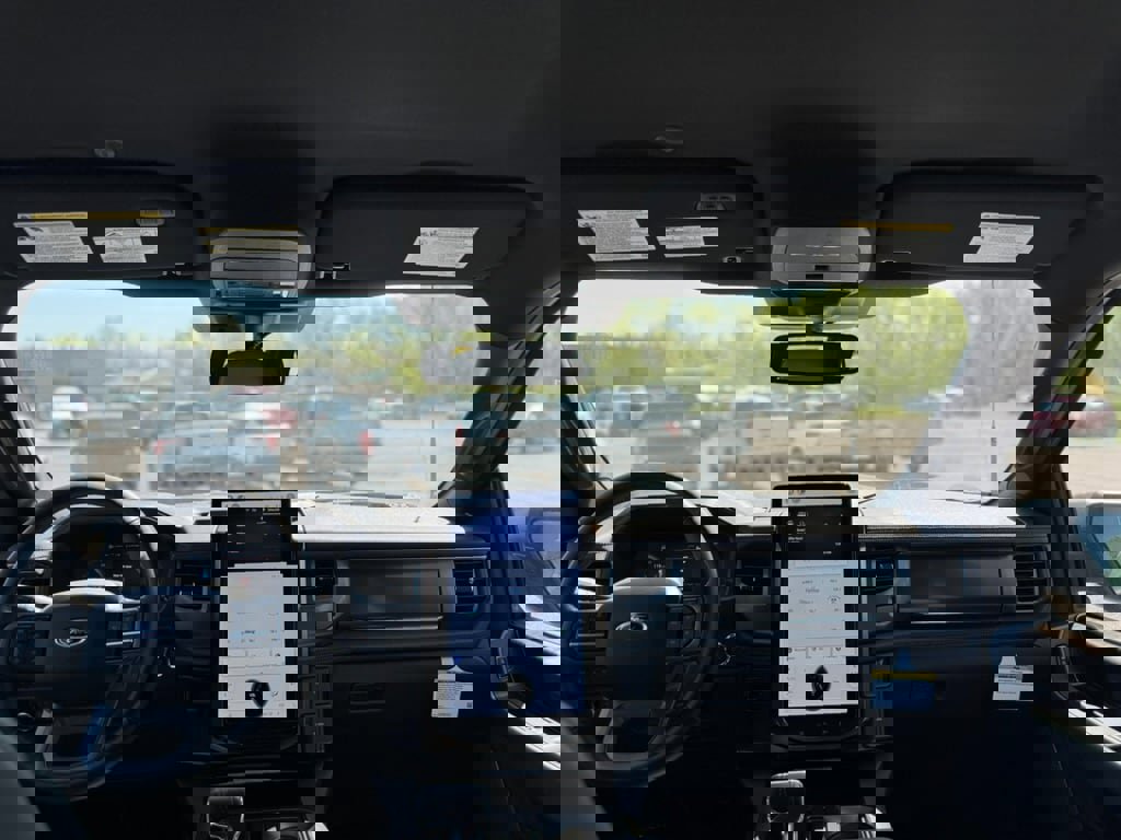 New 2023 Ford F150 Lightning Lariat image 26