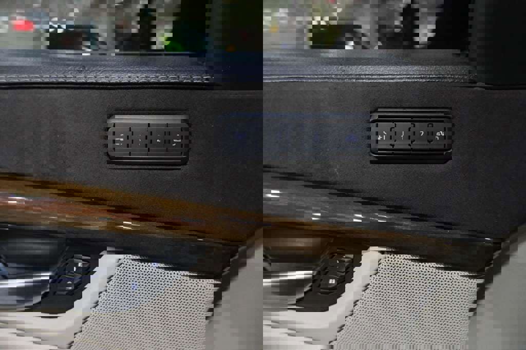 Used 2019 Cadillac Escalade ESV Luxury image 19