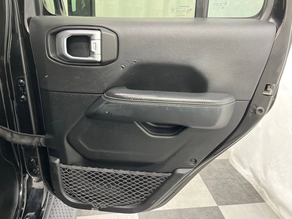 Used 2020 Jeep Wrangler Unlimited Sahara image 16