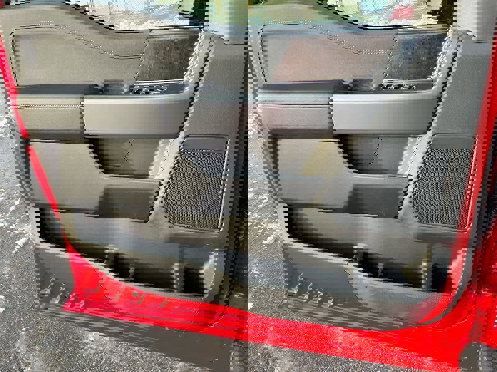 Used 2021 Ford F150 Lariat w/ Trailer Tow Package image 29