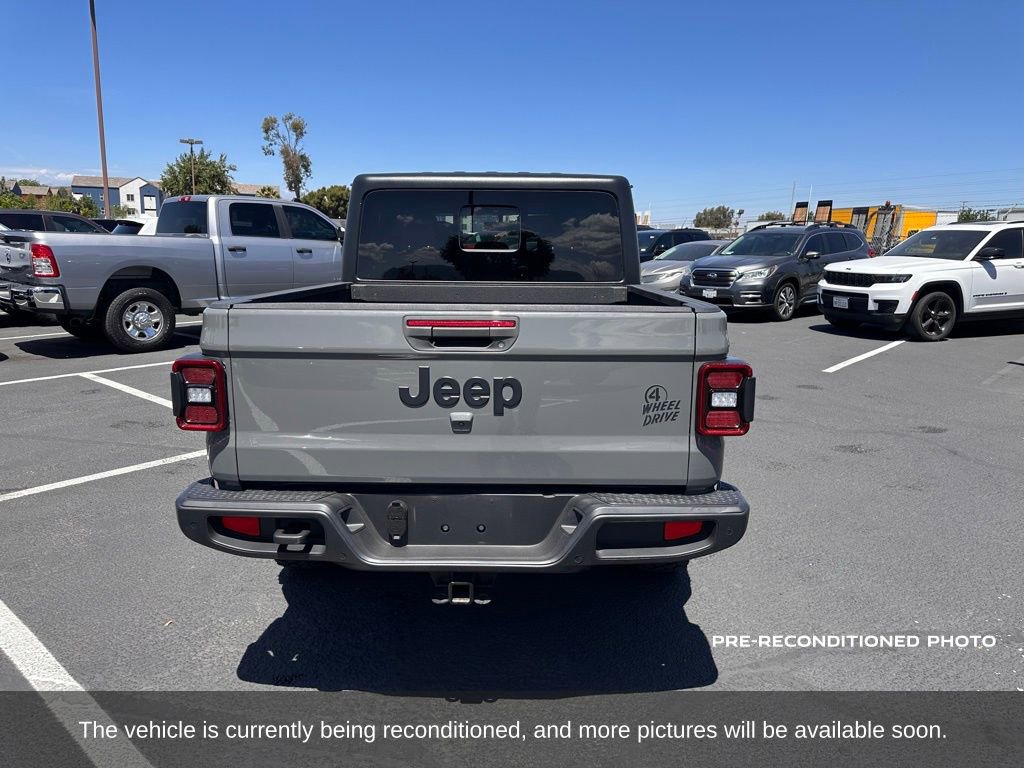 Used 2021 Jeep Gladiator Willys AWD/4WD image 4