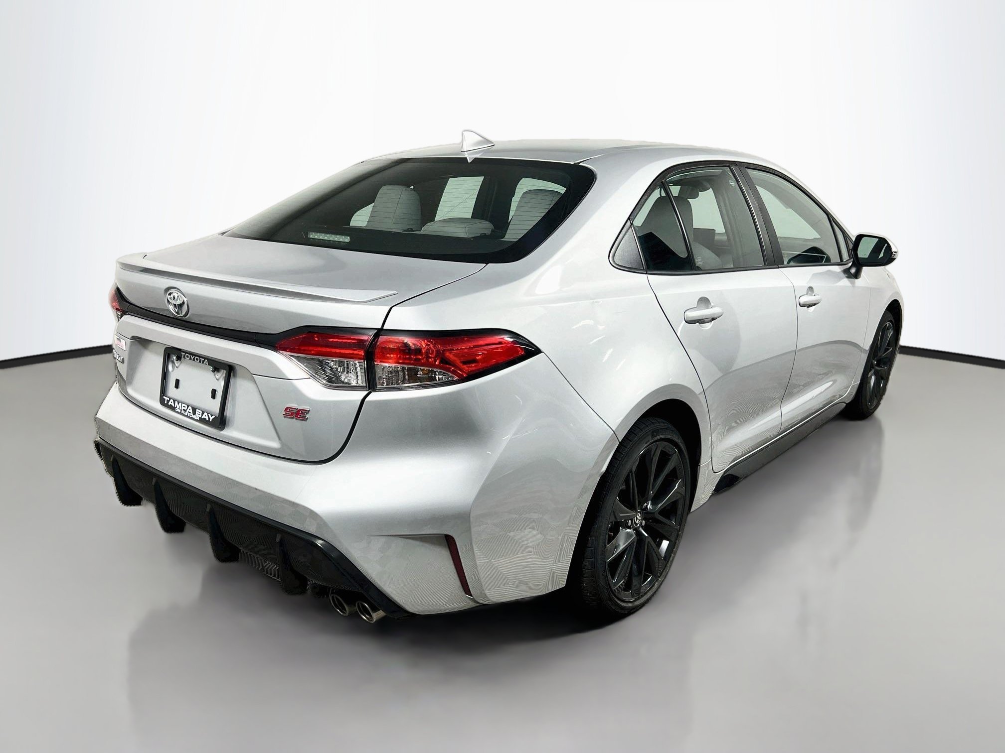 Used 2023 Toyota Corolla SE FWD image 4