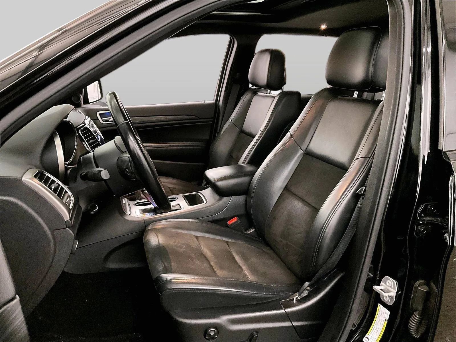 Used 2020 Jeep Grand Cherokee Altitude image 24