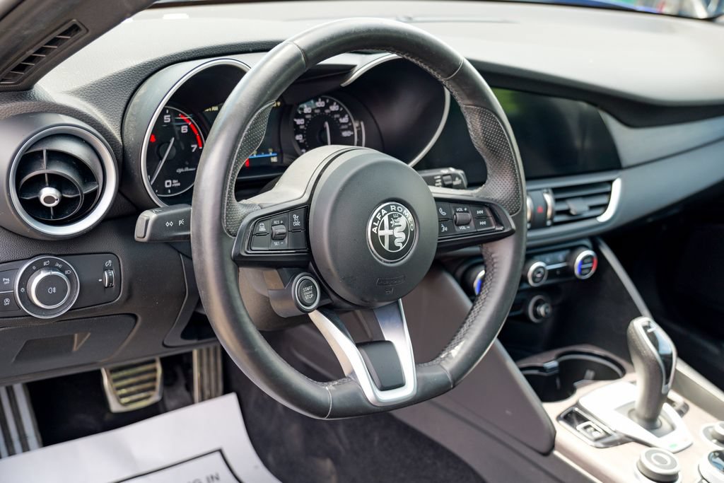Used 2022 Alfa Romeo Giulia Ti AWD/4WD image 20