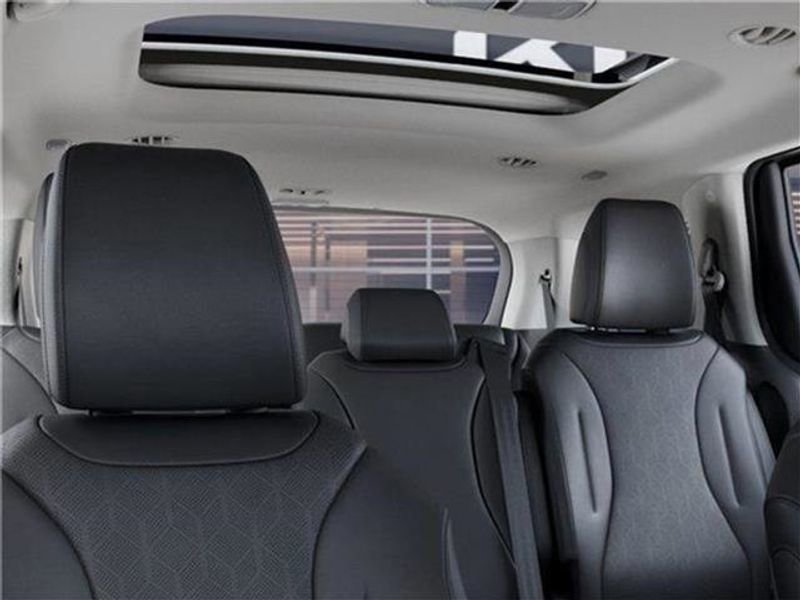 New 2026 Kia Carnival SX w/ SX Dark Edition Package image 27