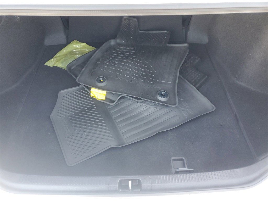 Certified 2021 Toyota Camry SE image 8