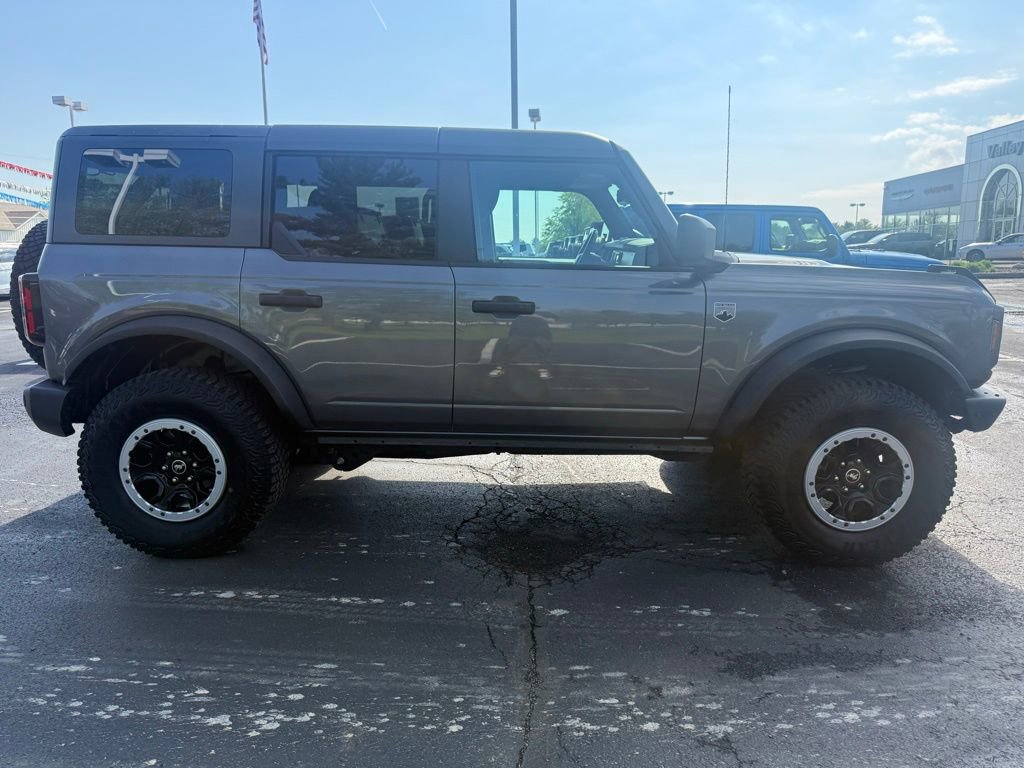 Used 2023 Ford Bronco Big Bend w/ Sasquatch Package AWD/4WD image 2