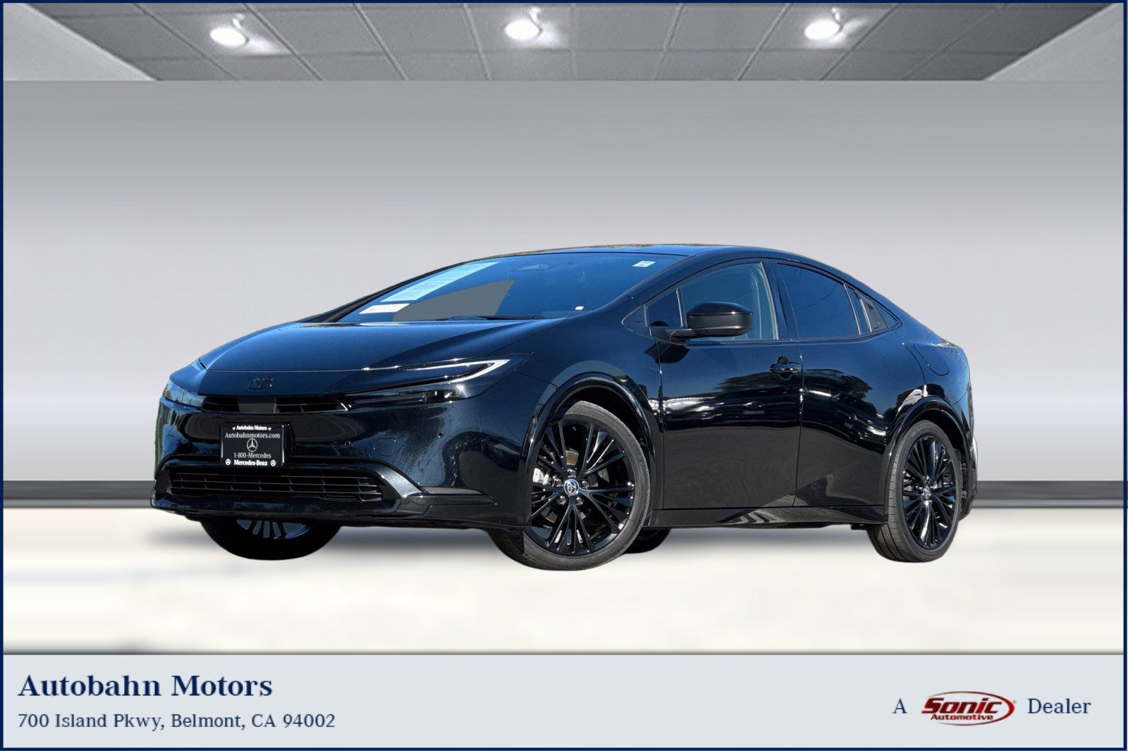 Used 2025 Toyota Prius FWD image 1