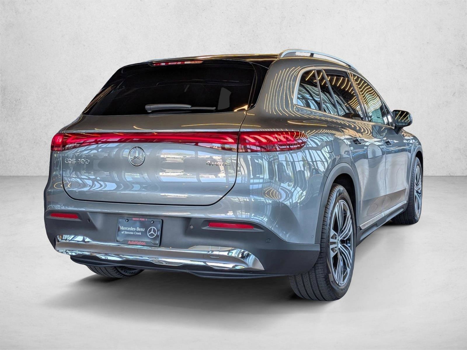 New 2026 Mercedes-Benz EQS 400 4MATIC SUV image 2