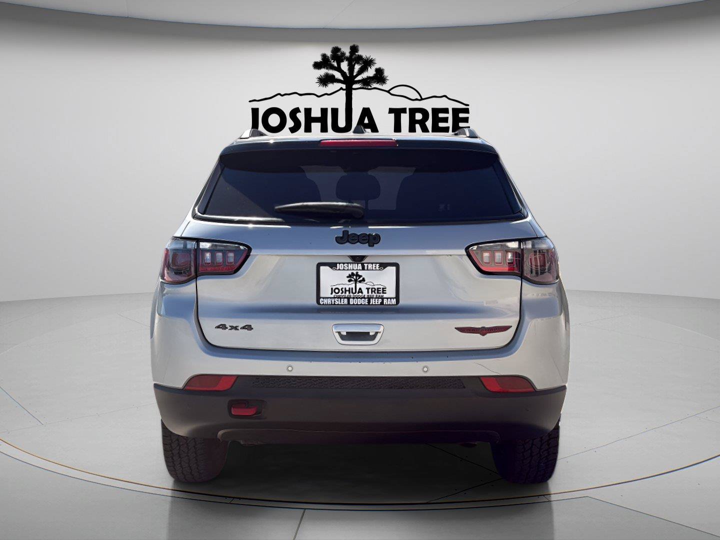Used 2024 Jeep Compass Trailhawk AWD/4WD image 10