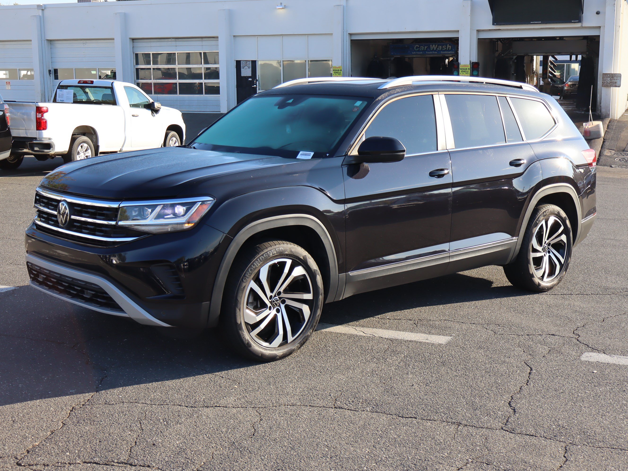 Used 2023 Volkswagen Atlas SEL AWD/4WD image 5