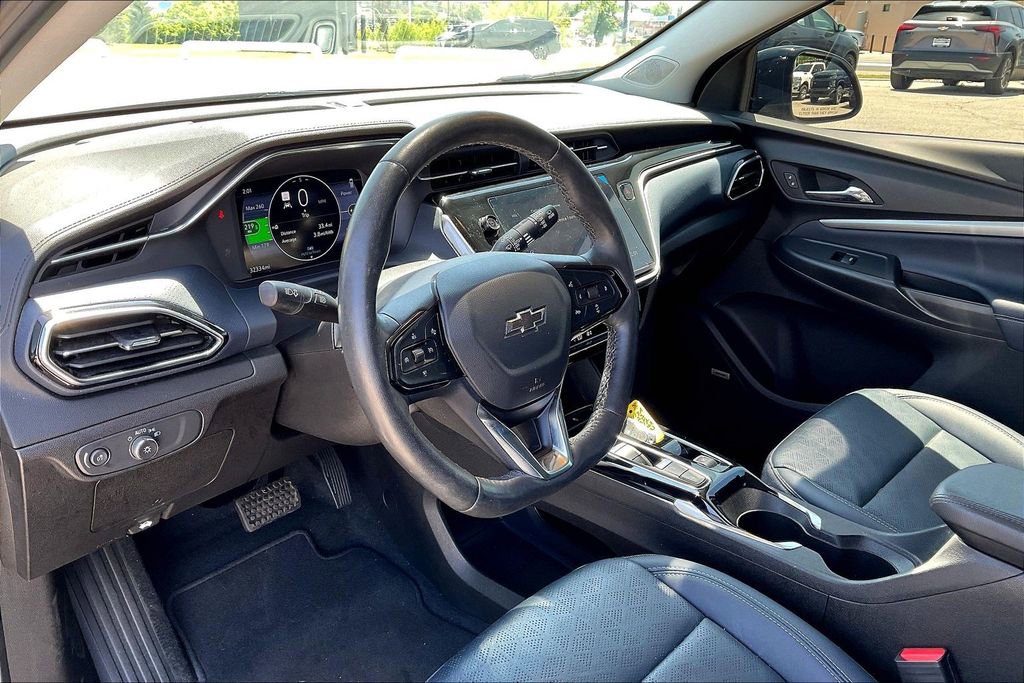 Used 2023 Chevrolet Bolt EUV Premier w/ Sun & Sound Package FWD image 12
