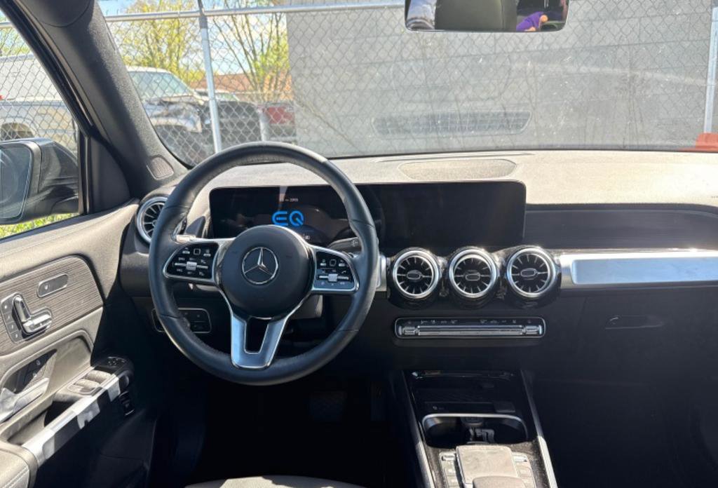 Used 2023 Mercedes-Benz EQB 300 4MATIC image 6