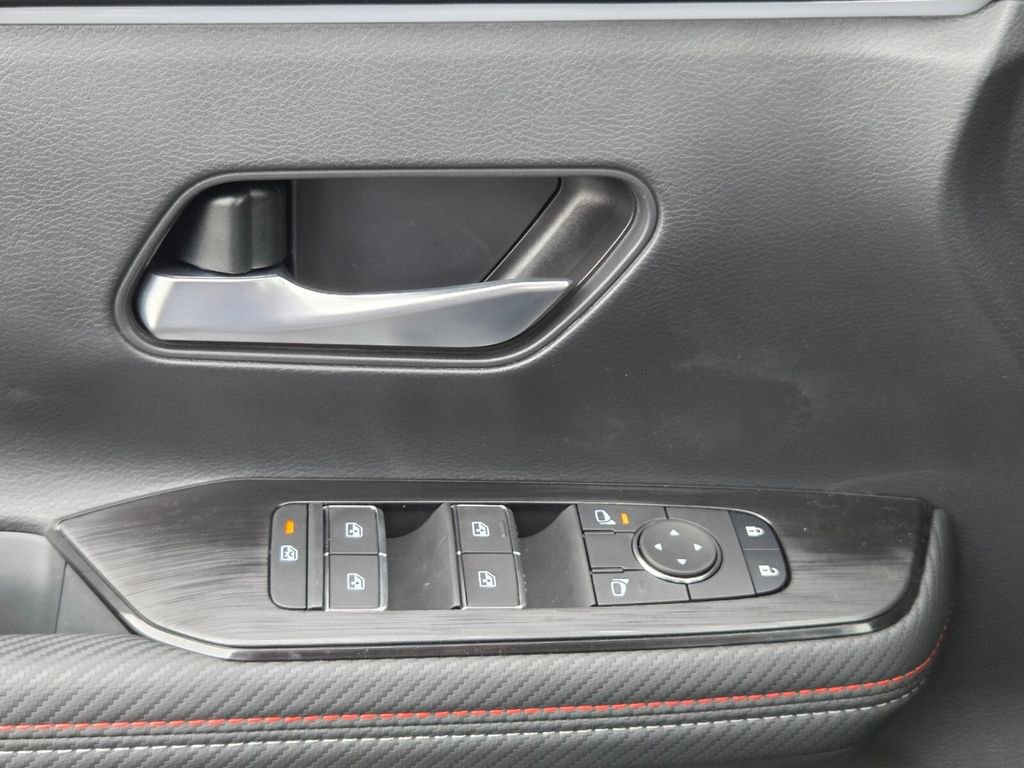 New 2026 Nissan Kicks SR w/ Cold Weather Package image 27