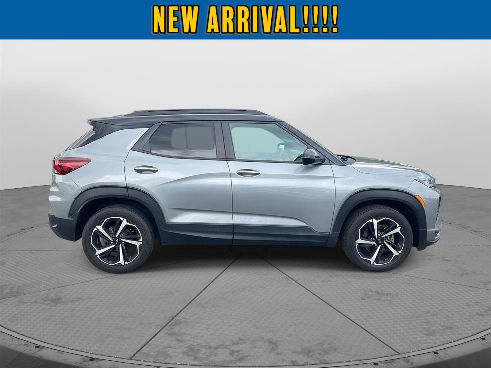 Used 2023 Chevrolet TrailBlazer RS w/ Sun and Liftgate Package AWD/4WD image 6