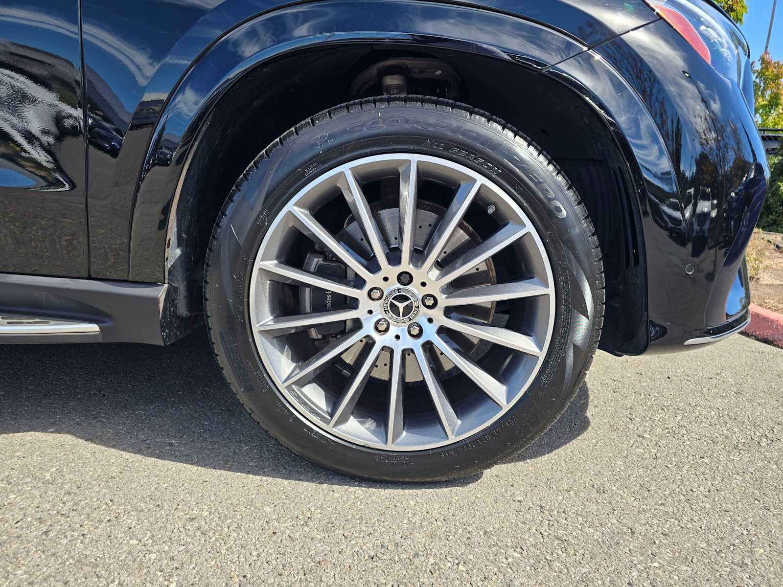 Used 2024 Mercedes-Benz GLE 450 4MATIC image 9