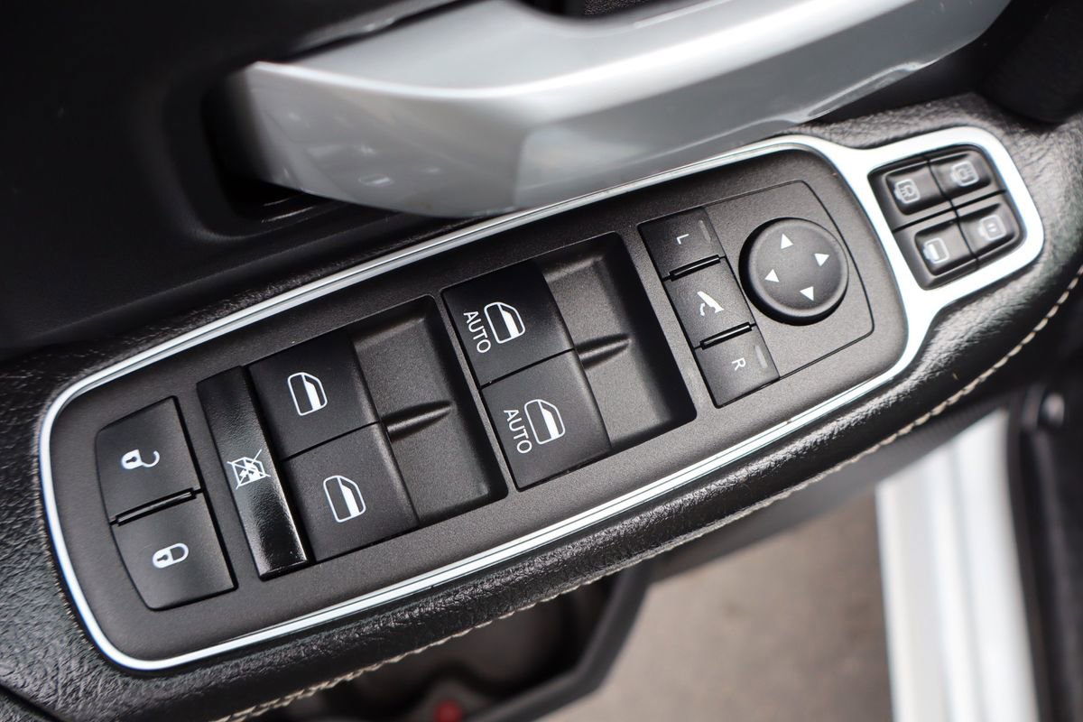 Used 2023 RAM 3500 Big Horn w/ Night Edition AWD/4WD image 27