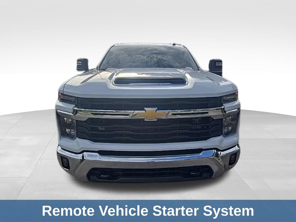 Used 2025 Chevrolet Silverado 2500 LT w/ Convenience Package AWD/4WD image 9
