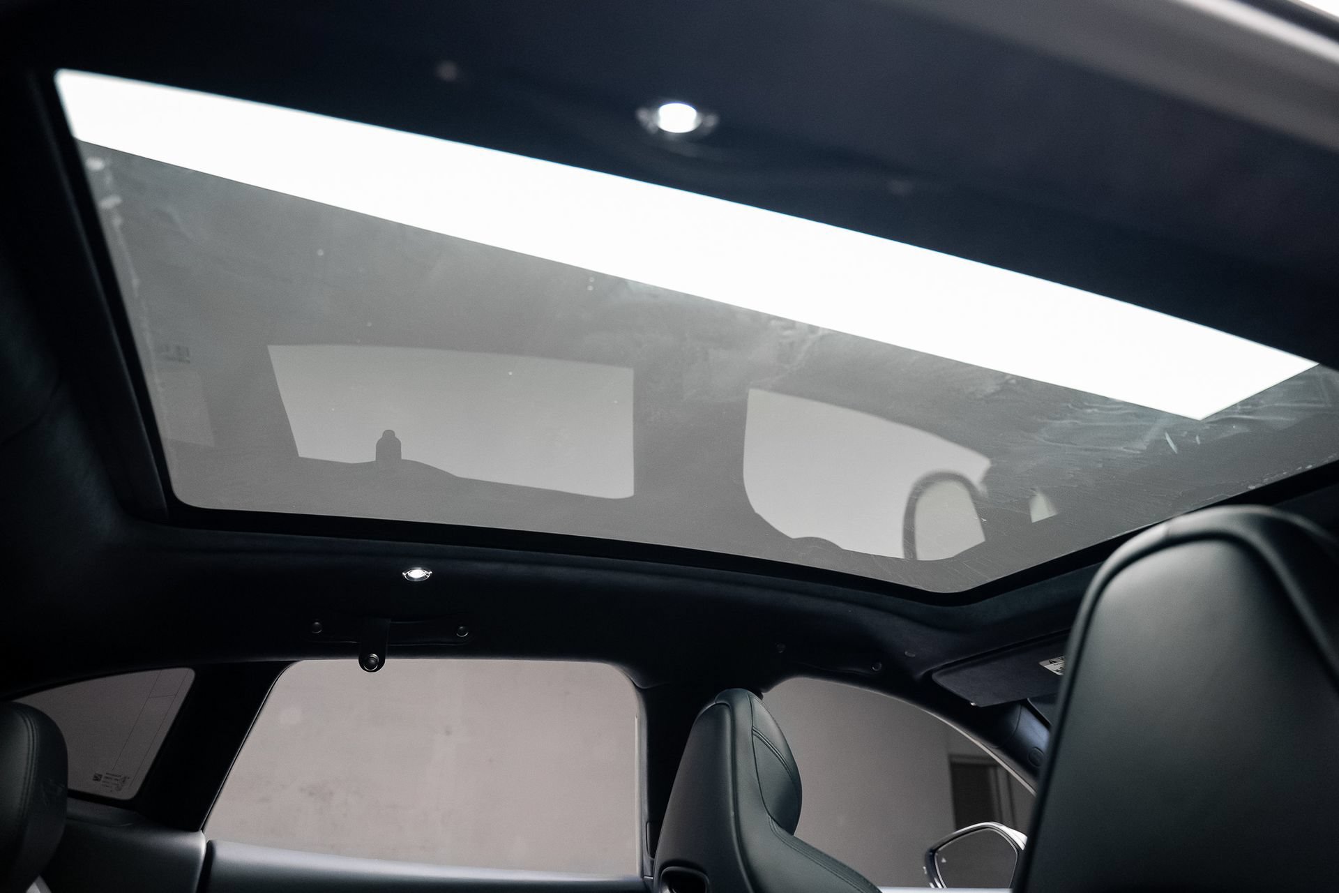 Used 2021 Aston Martin DBX AWD/4WD image 69