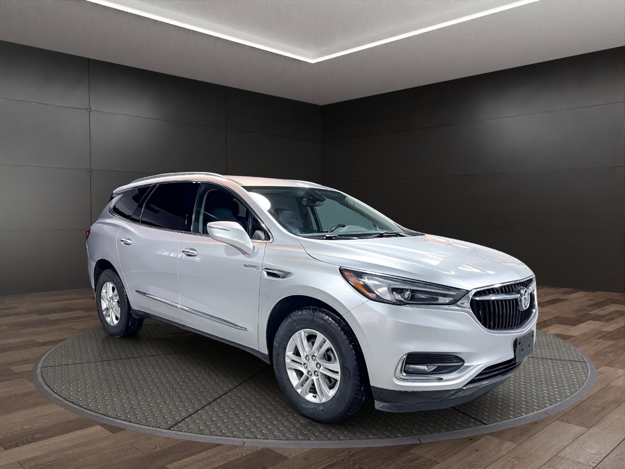 Used 2020 Buick Enclave Essence image 2